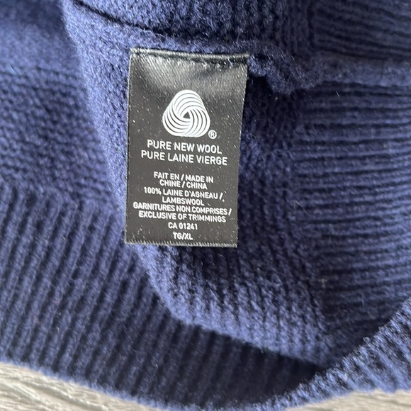 LE 31 par SIMONS TRICOT KNITWEAR NAVY AND GOLD QUALITY KNIT V-NECK WOOL SWEATER - Picture 7 of 8